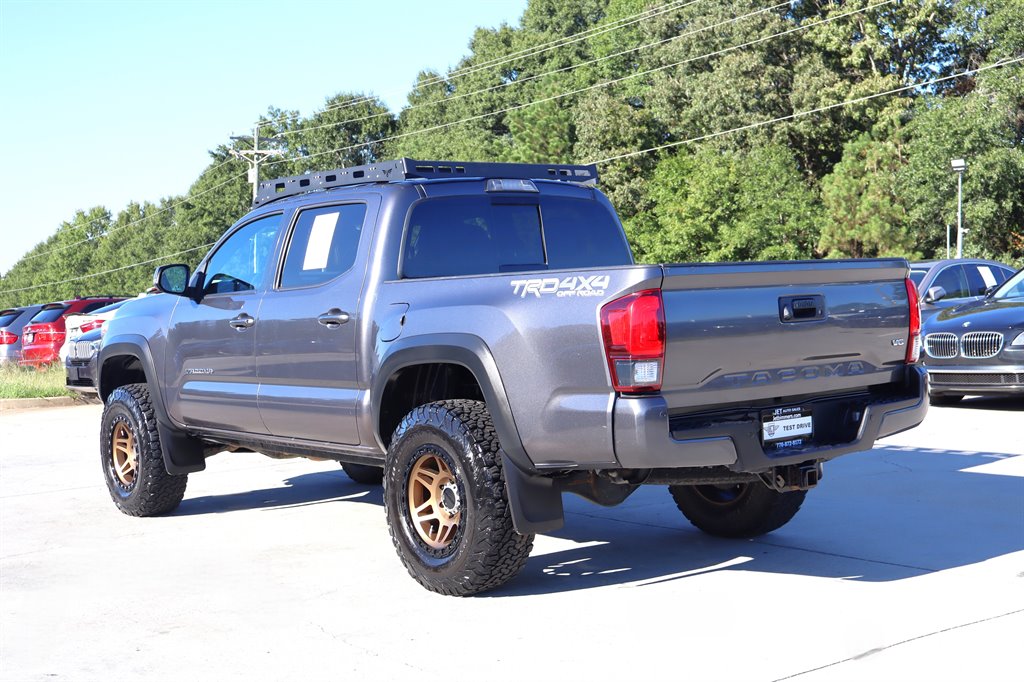 Toyota Tacoma photo 6