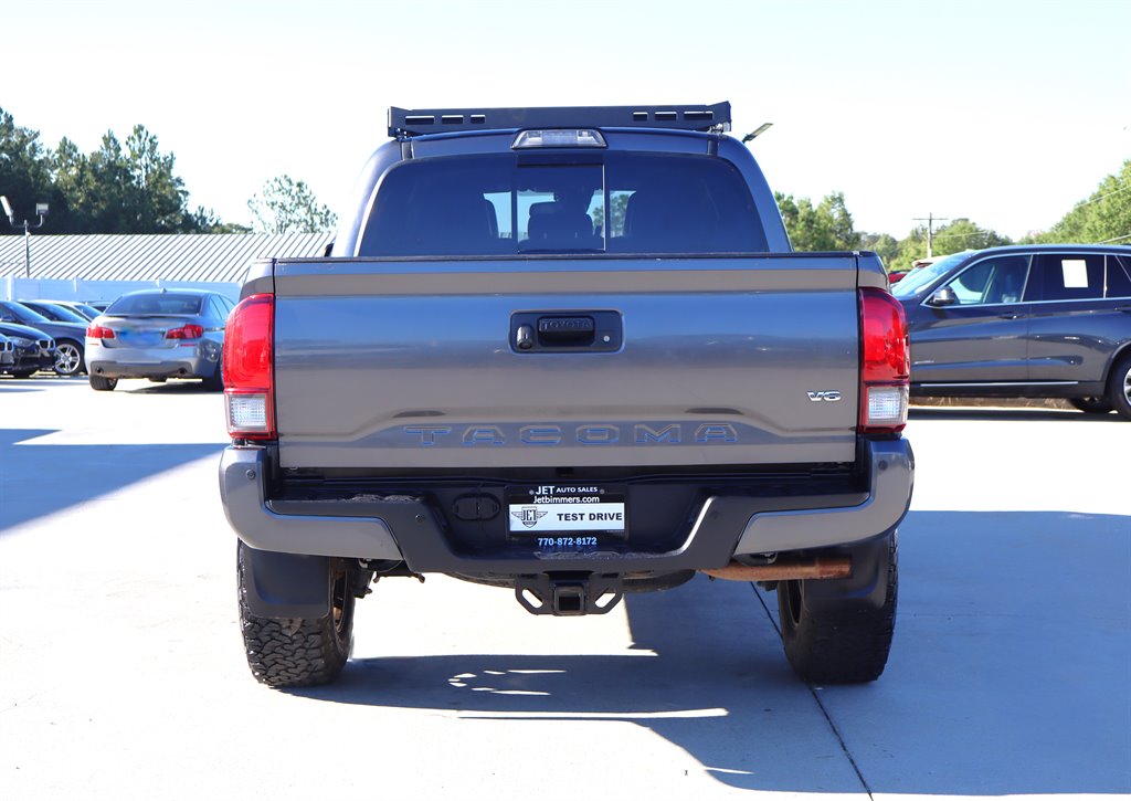 Toyota Tacoma photo 7