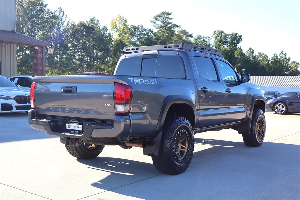 Toyota Tacoma photo 8