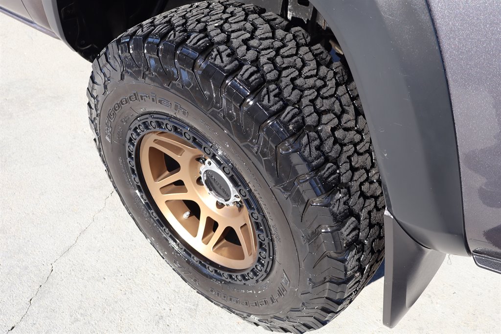 Toyota Tacoma photo 16