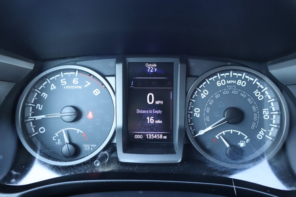 Toyota Tacoma photo 33