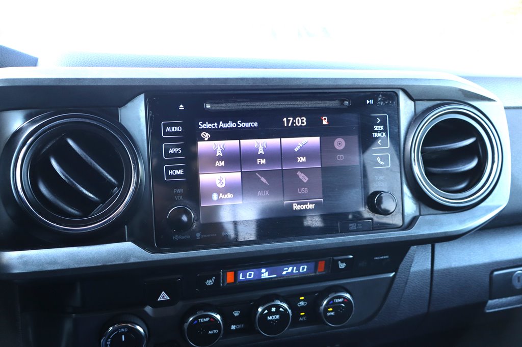 Toyota Tacoma photo 34