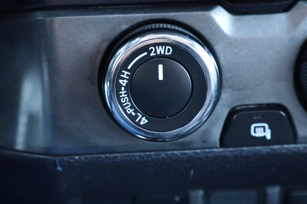 Toyota Tacoma photo 38