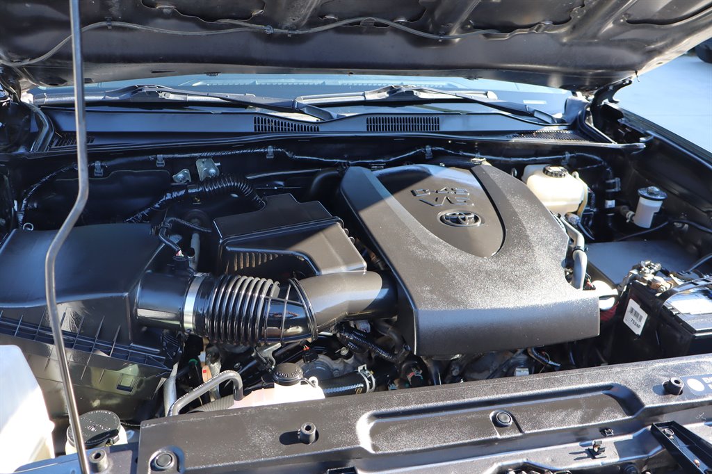 Toyota Tacoma photo 51
