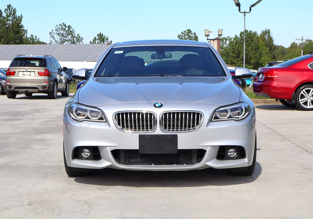 BMW 5 Series photo 2