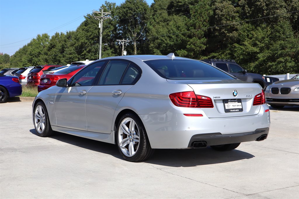 BMW 5 Series photo 5