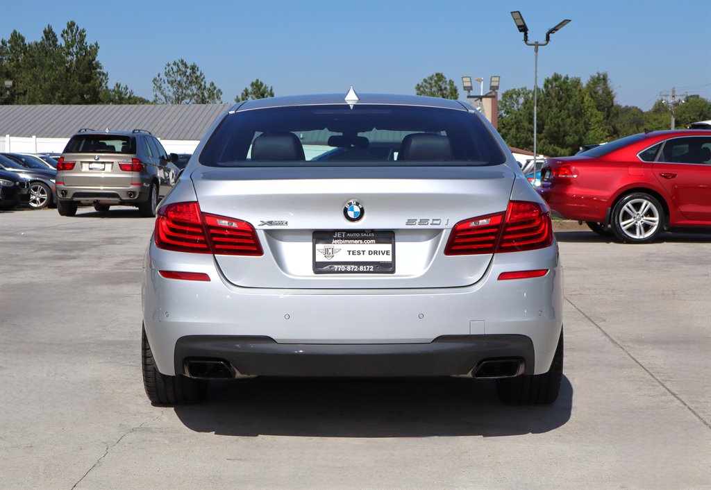 BMW 5 Series photo 6