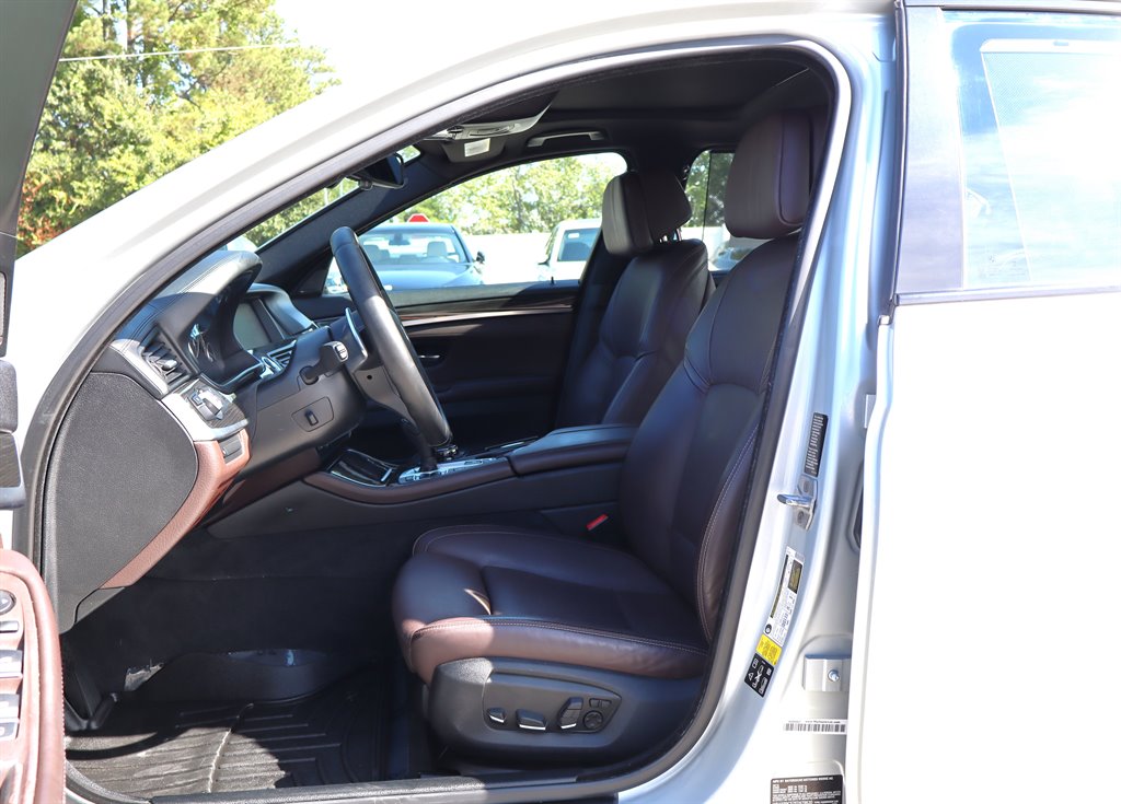 BMW 5 Series photo 16