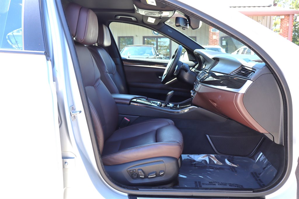 BMW 5 Series photo 19