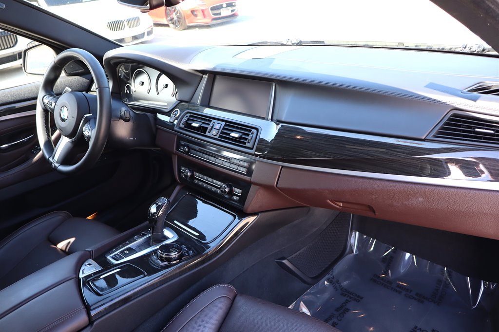 BMW 5 Series photo 20