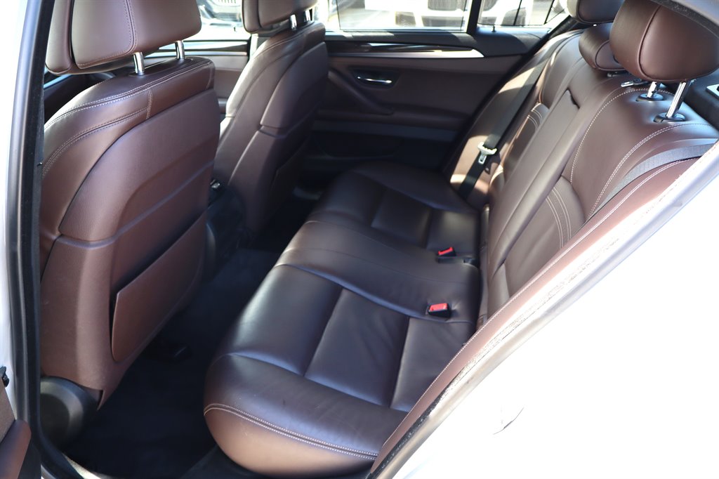 BMW 5 Series photo 21