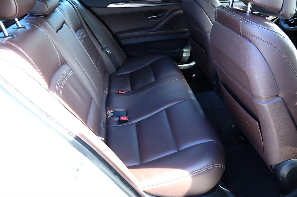 BMW 5 Series photo 22