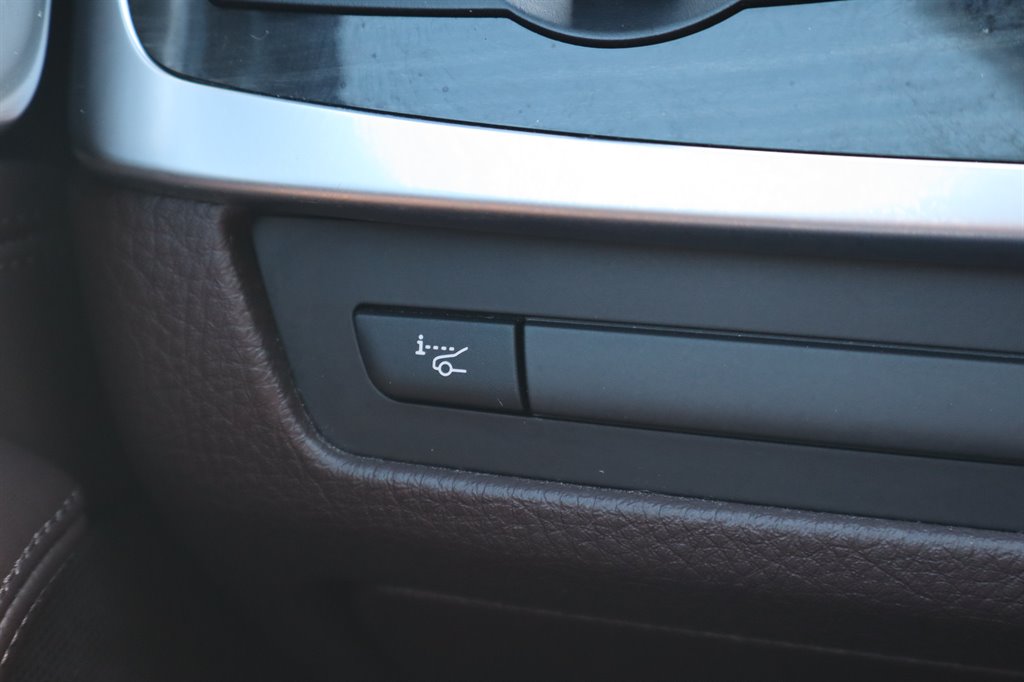 BMW 5 Series photo 31