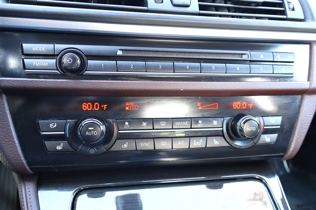 BMW 5 Series photo 32