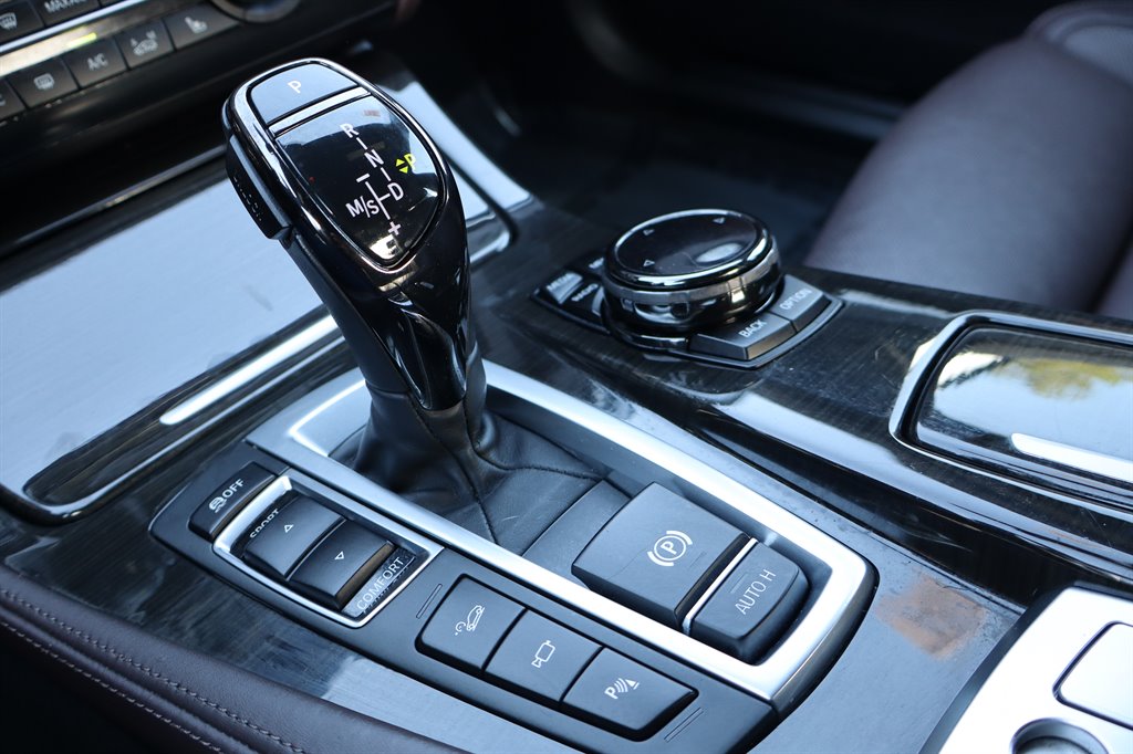 BMW 5 Series photo 34