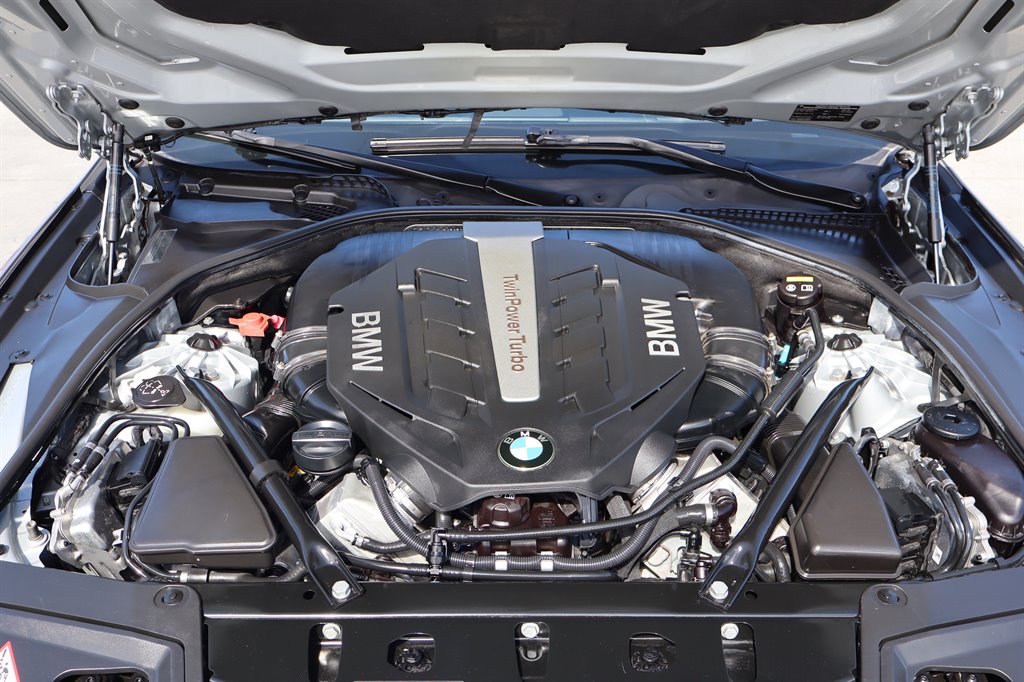 BMW 5 Series photo 47