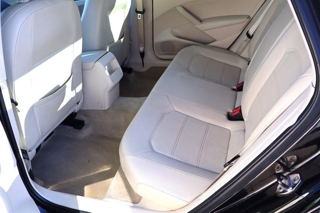 Volkswagen Passat photo 19