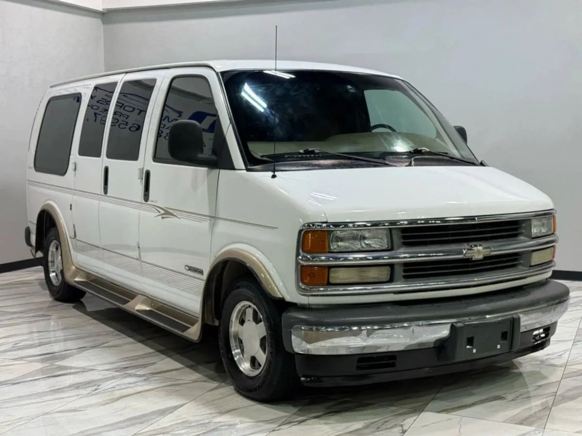 2002 Chevrolet Express Base - Photo 4