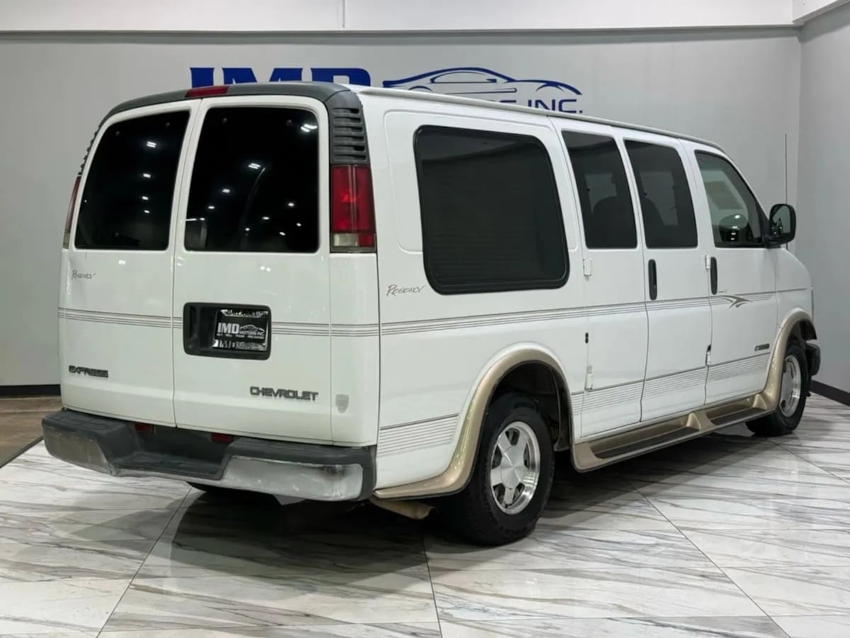 2002 Chevrolet Express Base - Photo 6