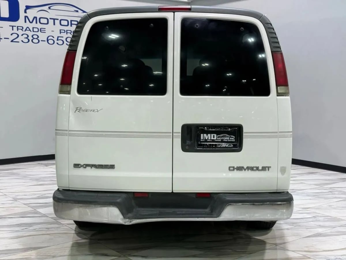 2002 Chevrolet Express Base - Photo 7