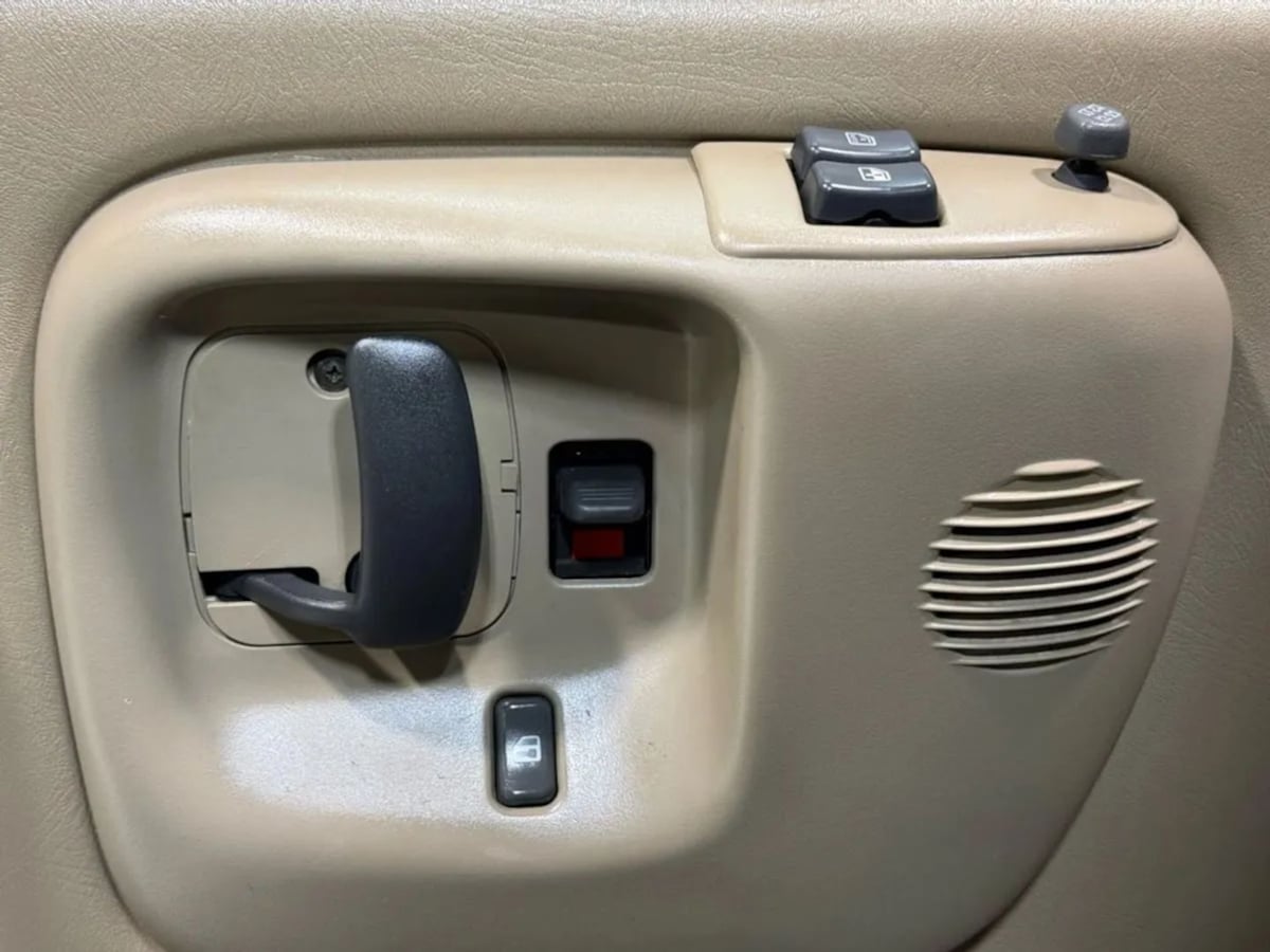 2002 Chevrolet Express Base - Photo 14