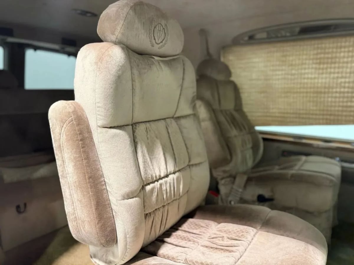 2002 Chevrolet Express Base - Photo 19
