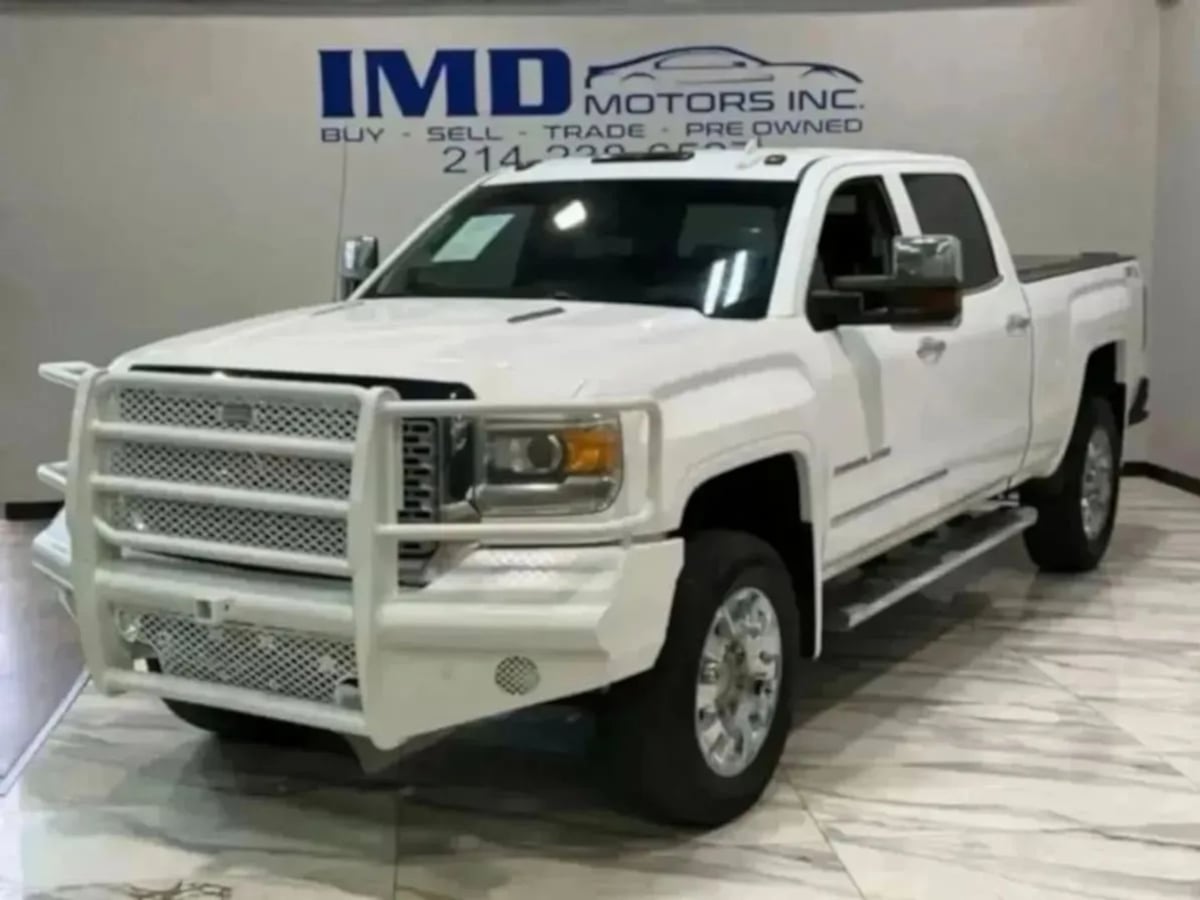 2015 GMC Sierra 2500HD Denali Crew Cab SB 4WD
