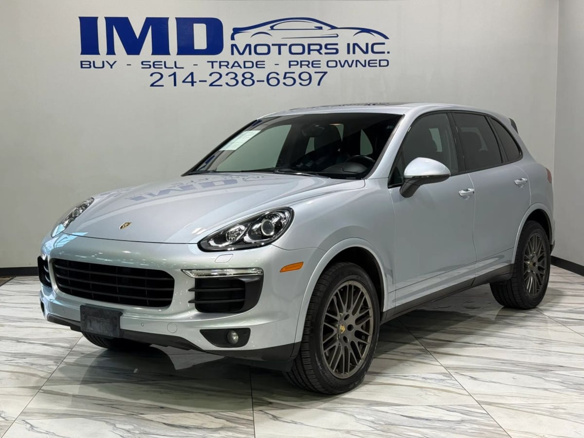 2017 Porsche Cayenne Platinum Edition's photo