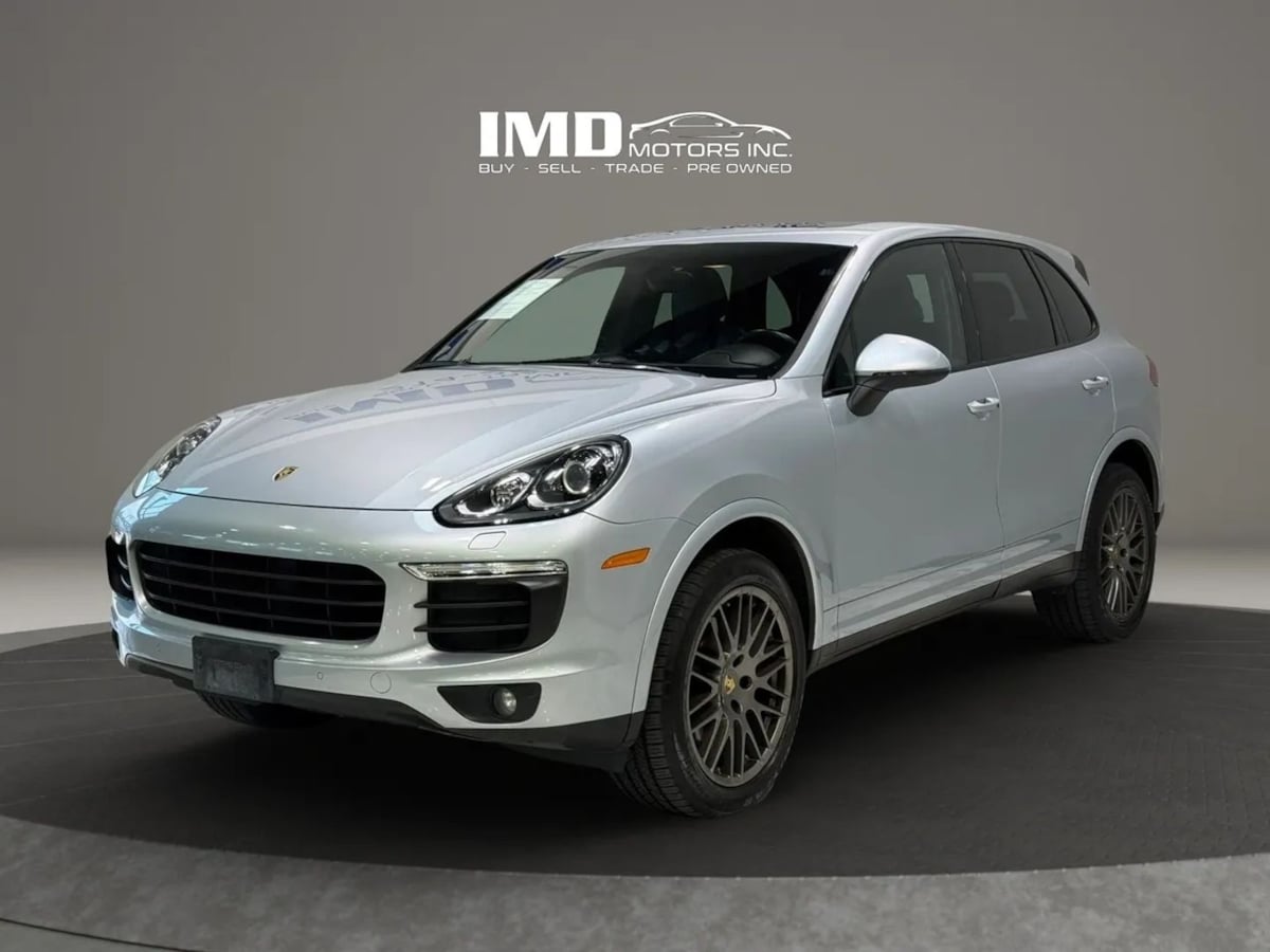 2017 Porsche Cayenne Platinum Edition's photo