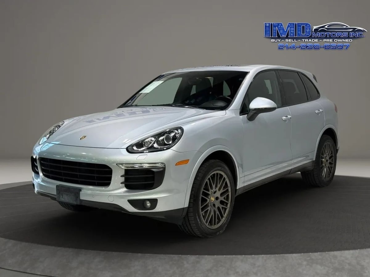 2017 Porsche Cayenne Platinum Edition's photo