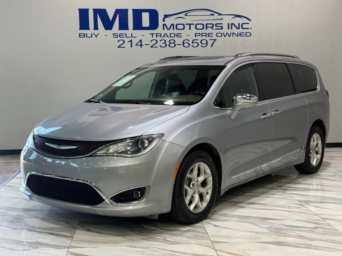 2020 Chrysler Pacifica Limited's photo