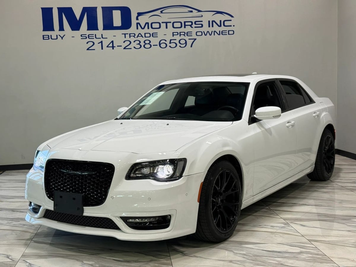 2023 Chrysler 300 Touring L RWD's photo