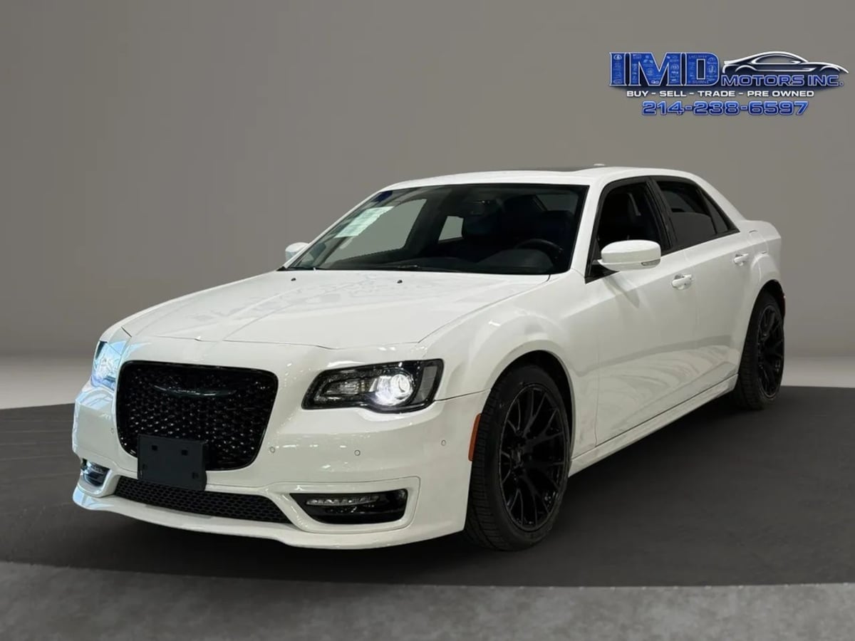 2023 Chrysler 300 Touring L RWD's photo