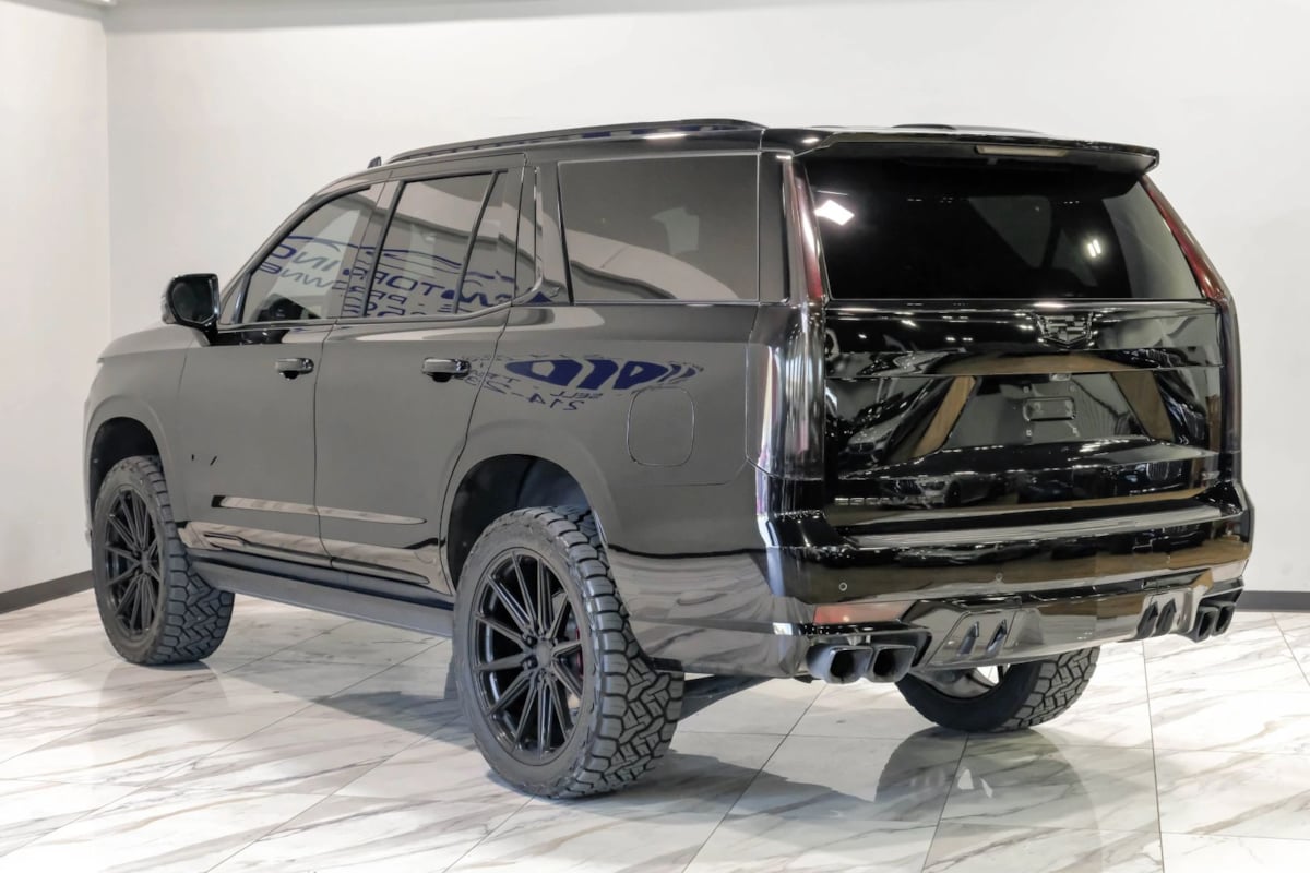 Photo 16 of this Cadillac Escalade