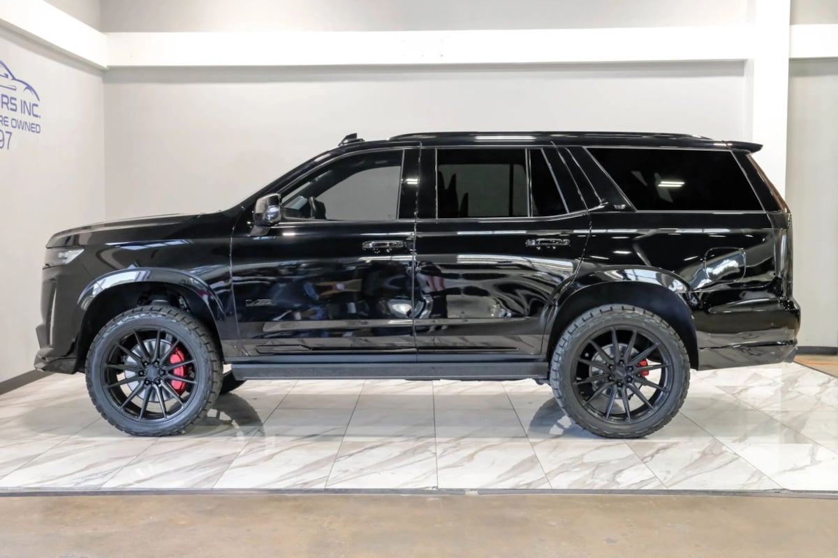 Photo 17 of this Cadillac Escalade