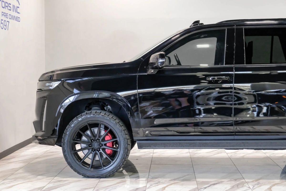 Photo 18 of this Cadillac Escalade