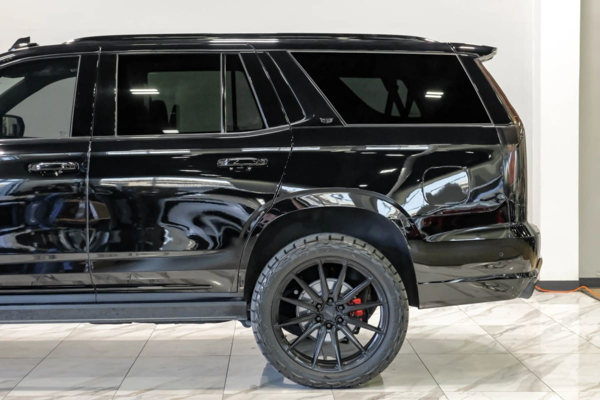 Photo 19 of this Cadillac Escalade