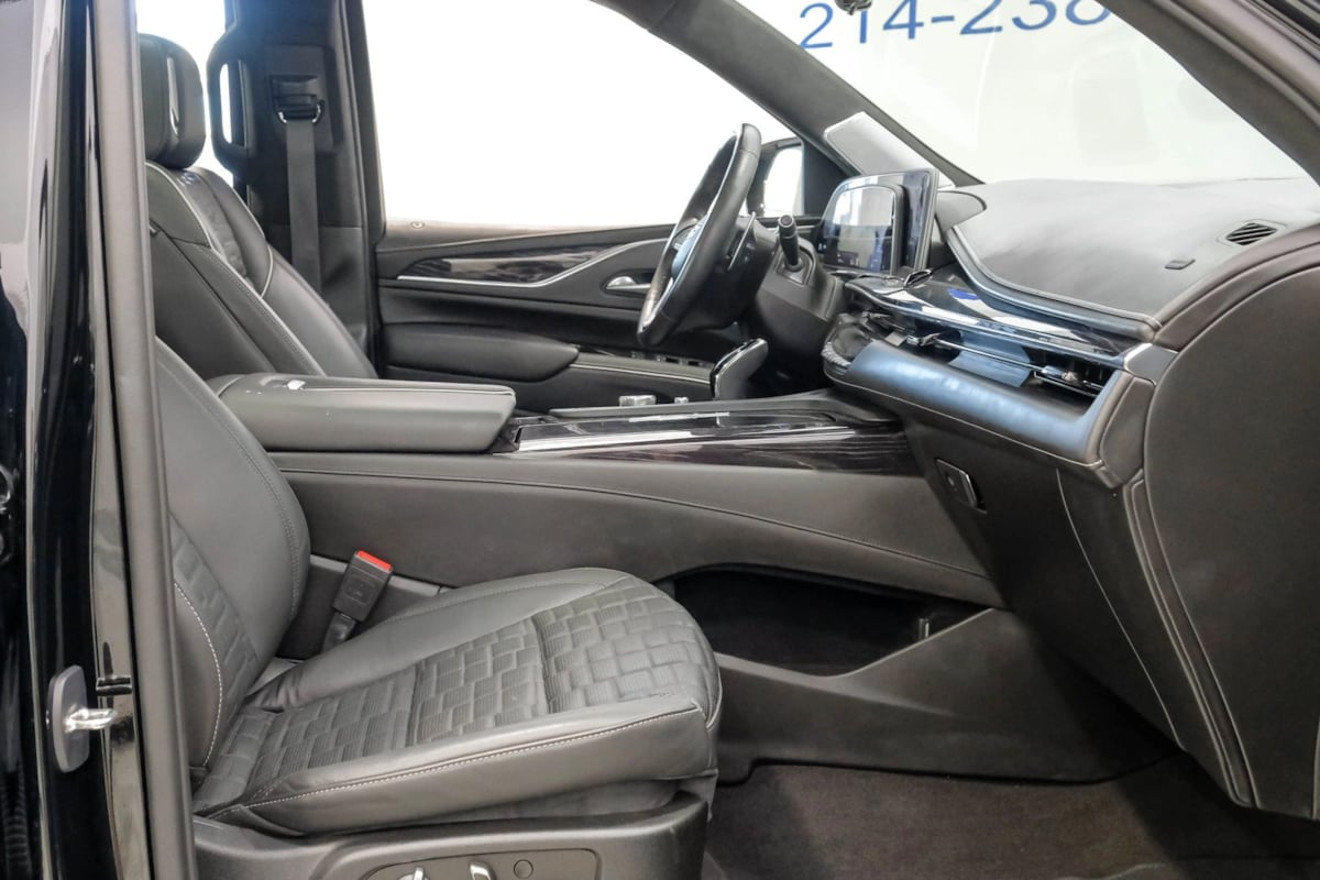 Photo 46 of this Cadillac Escalade