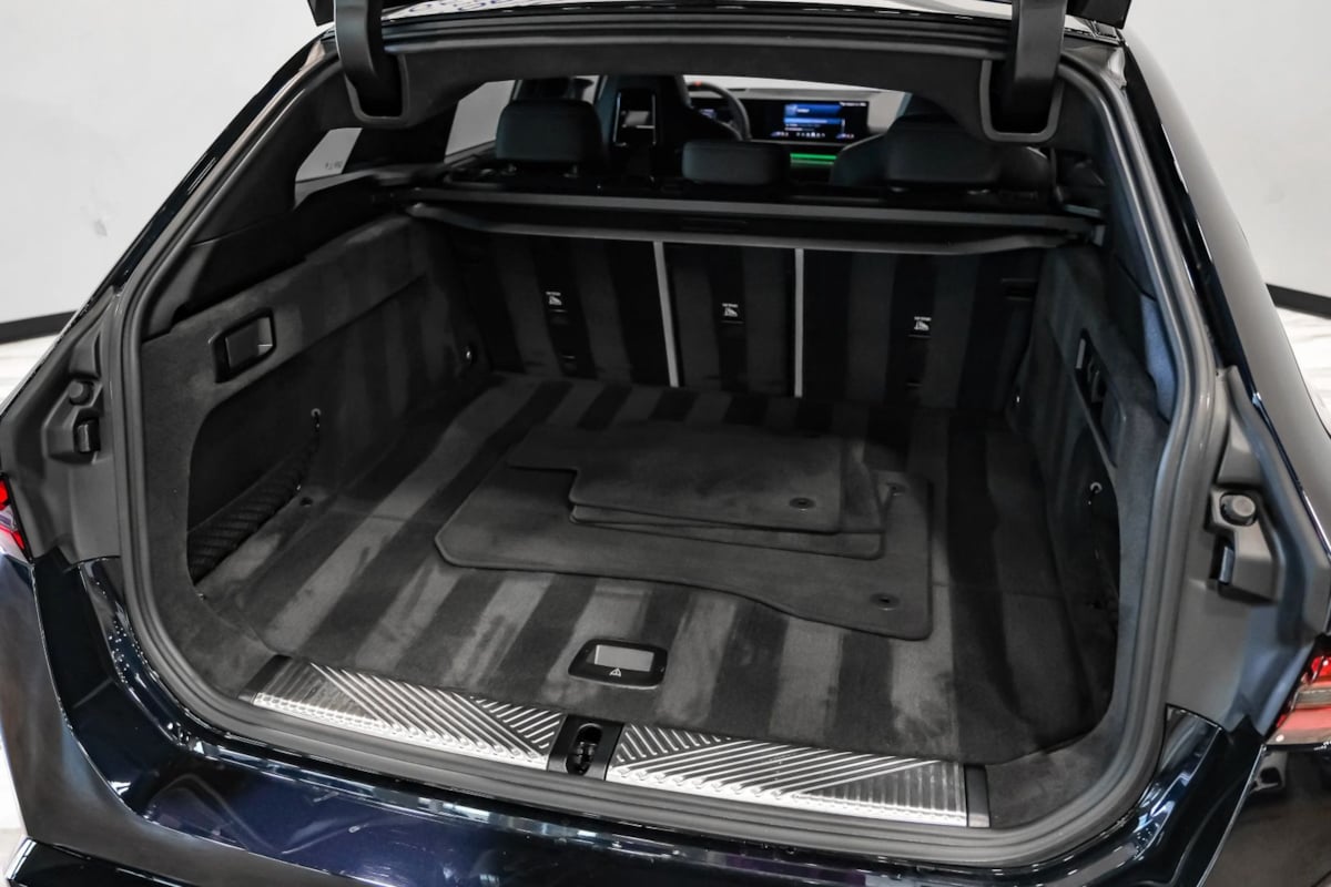 2025 BMW M5 M5 Touring - Photo 54
