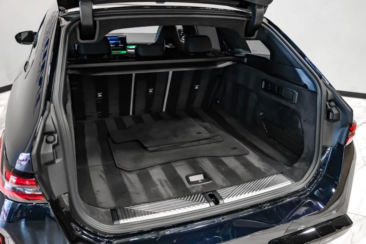 2025 BMW M5 M5 Touring - Photo 55