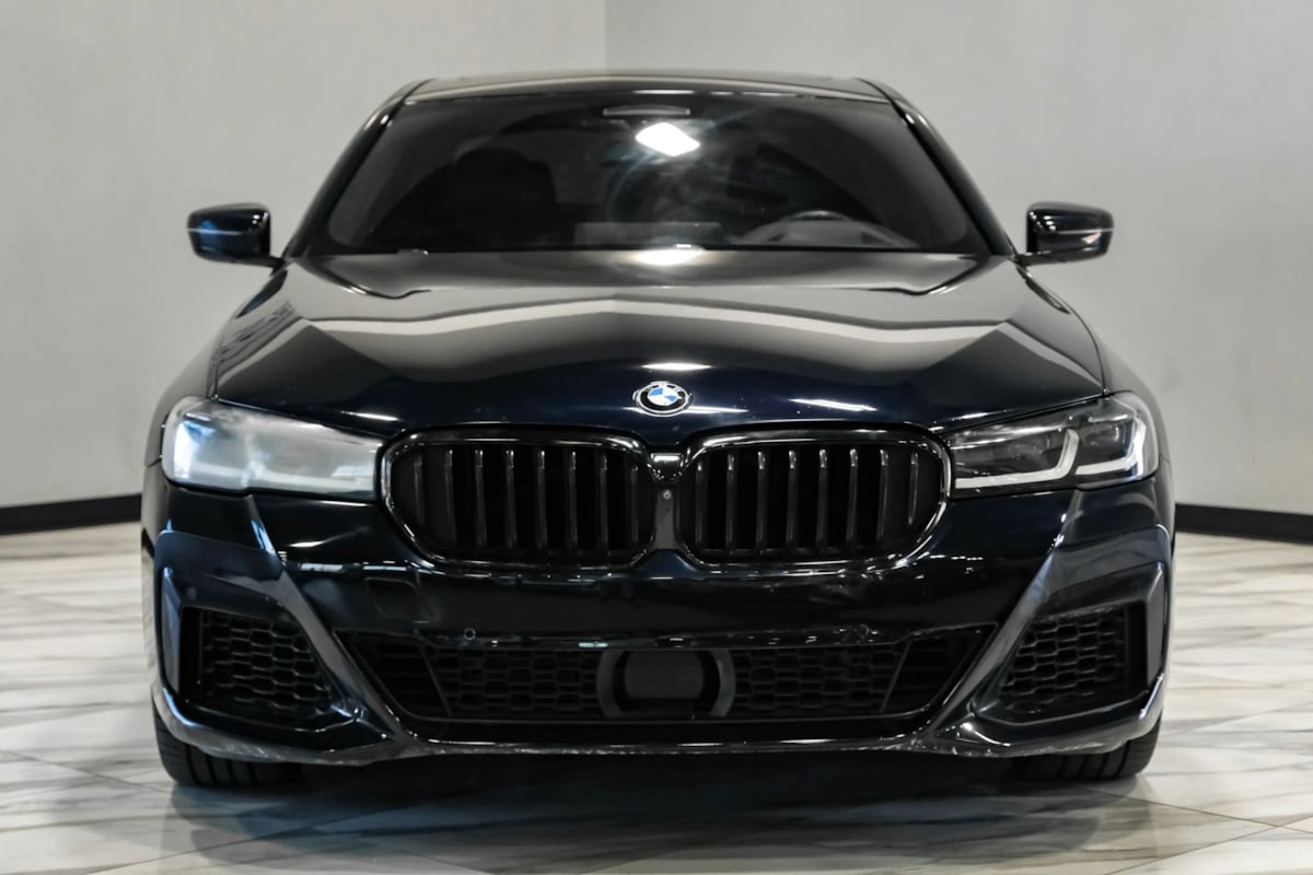 BMW 5 Series photo 9