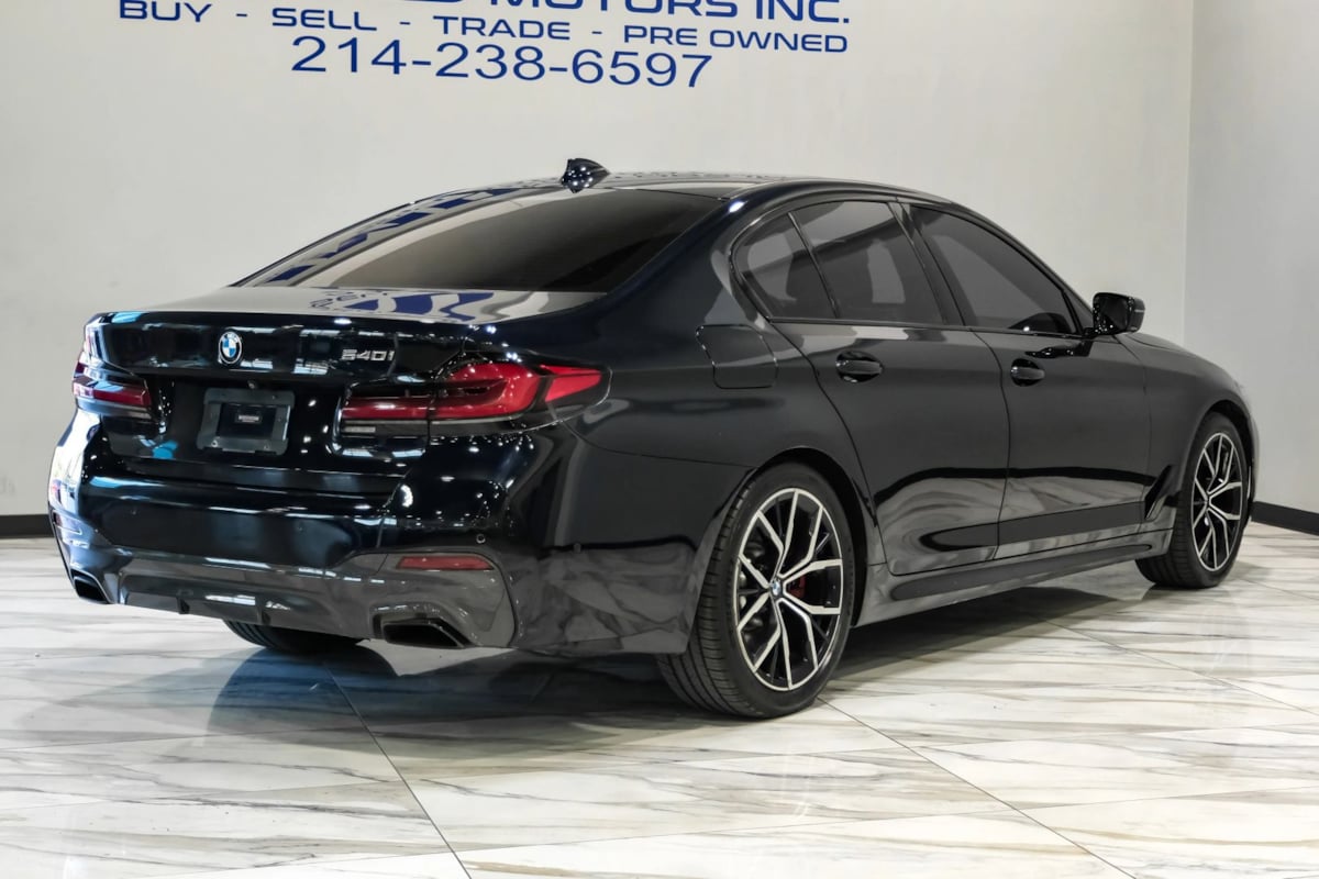 BMW 5 Series photo 11