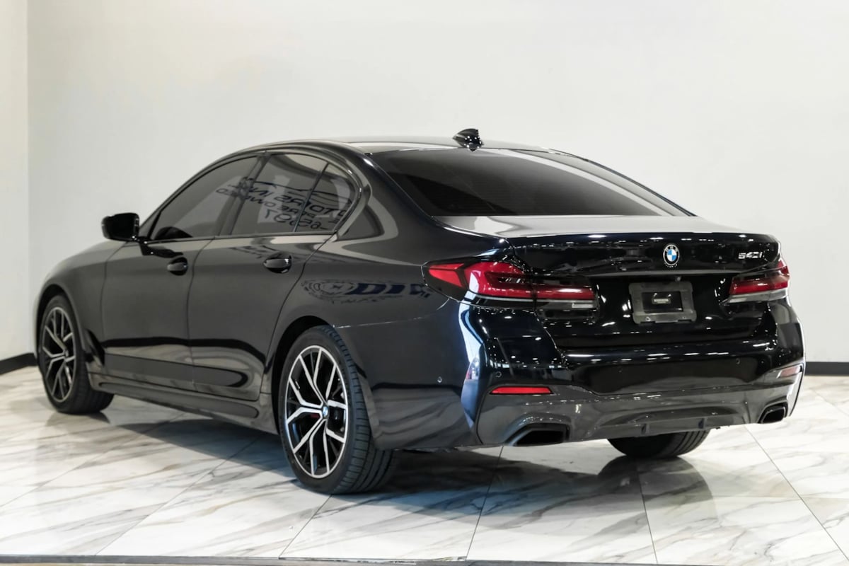 BMW 5 Series photo 13