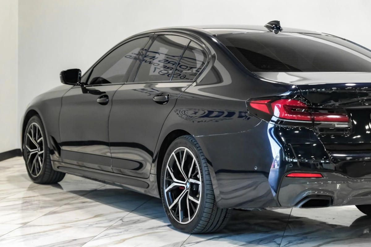 BMW 5 Series photo 14