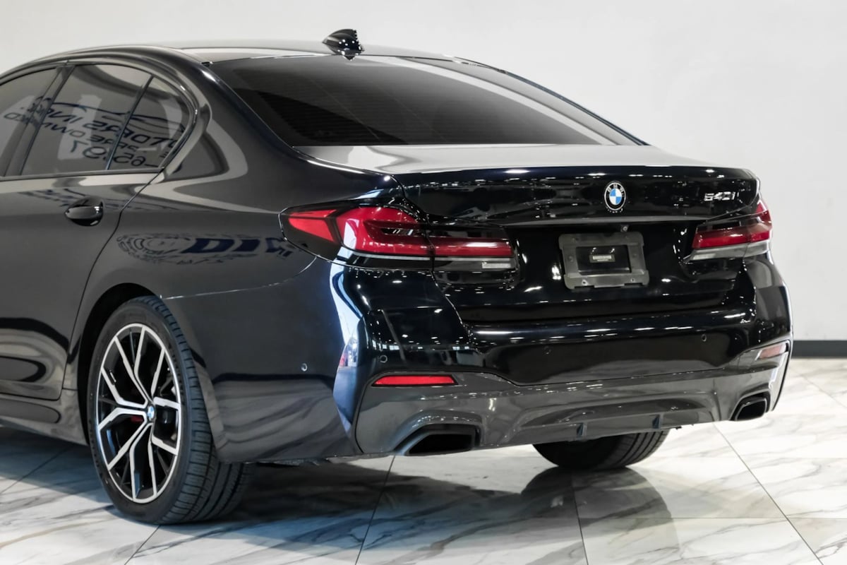 BMW 5 Series photo 15