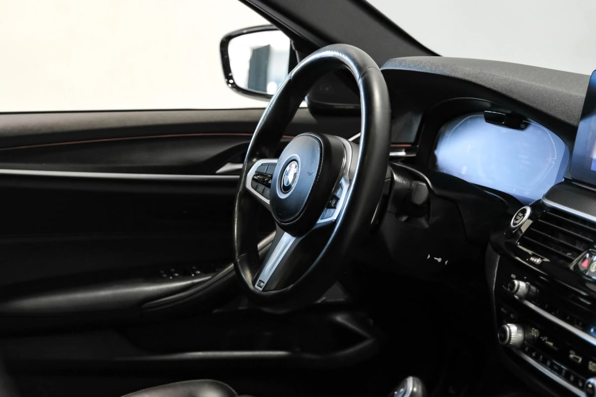 BMW 5 Series photo 17