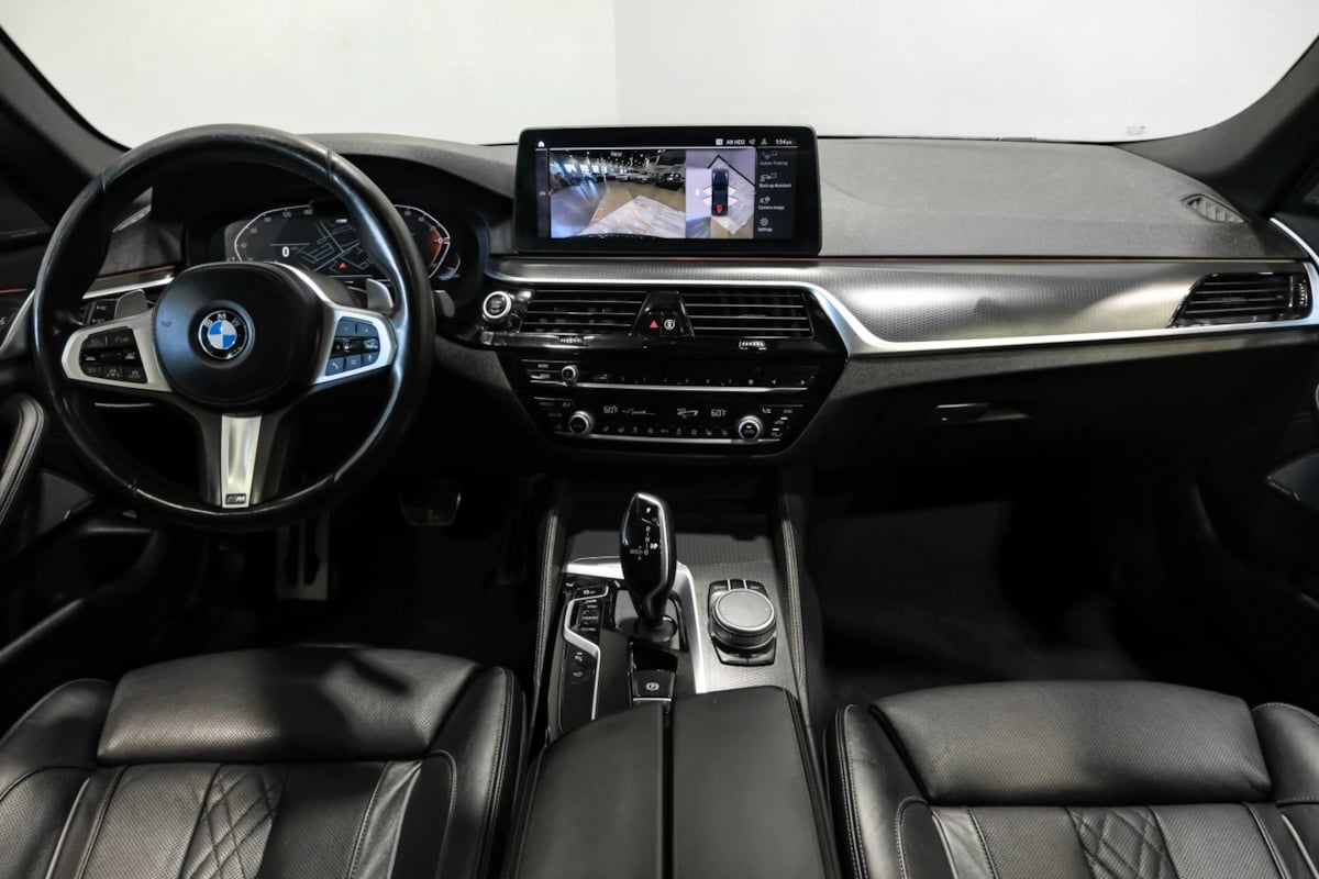 BMW 5 Series photo 18