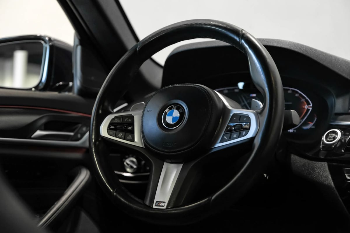 BMW 5 Series photo 20