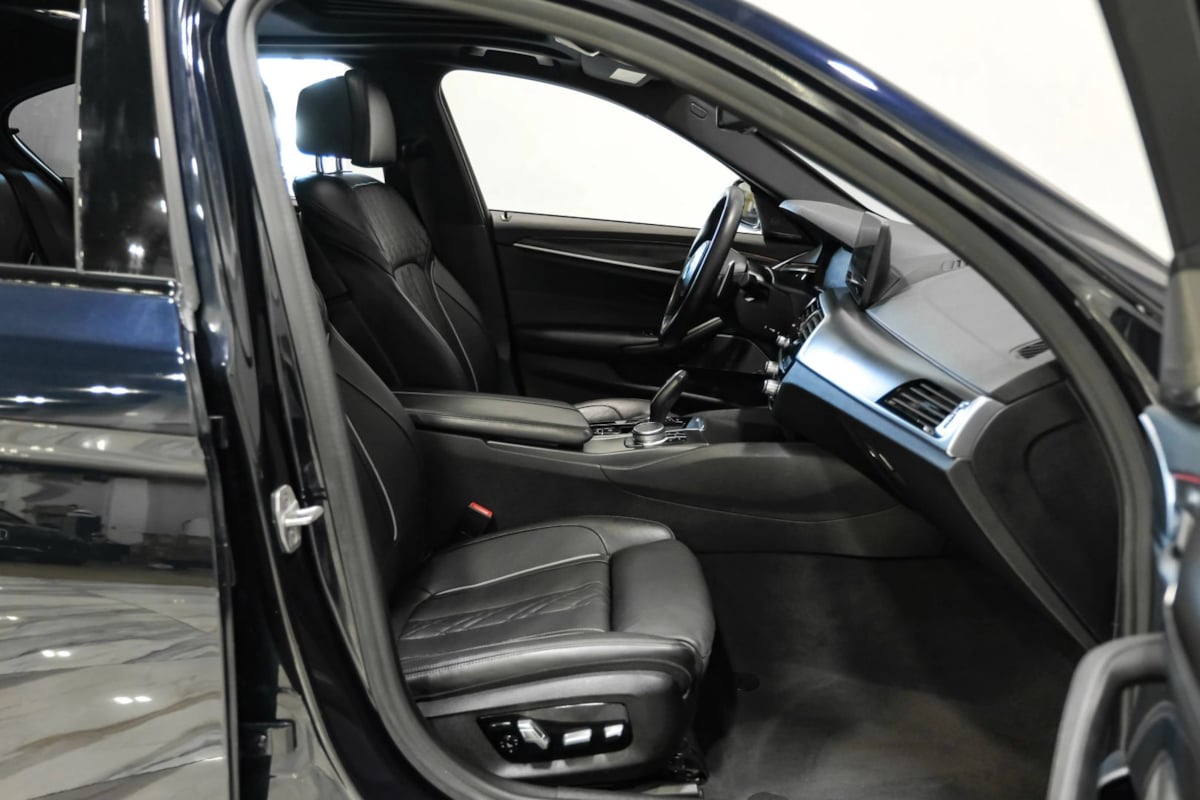 BMW 5 Series photo 31
