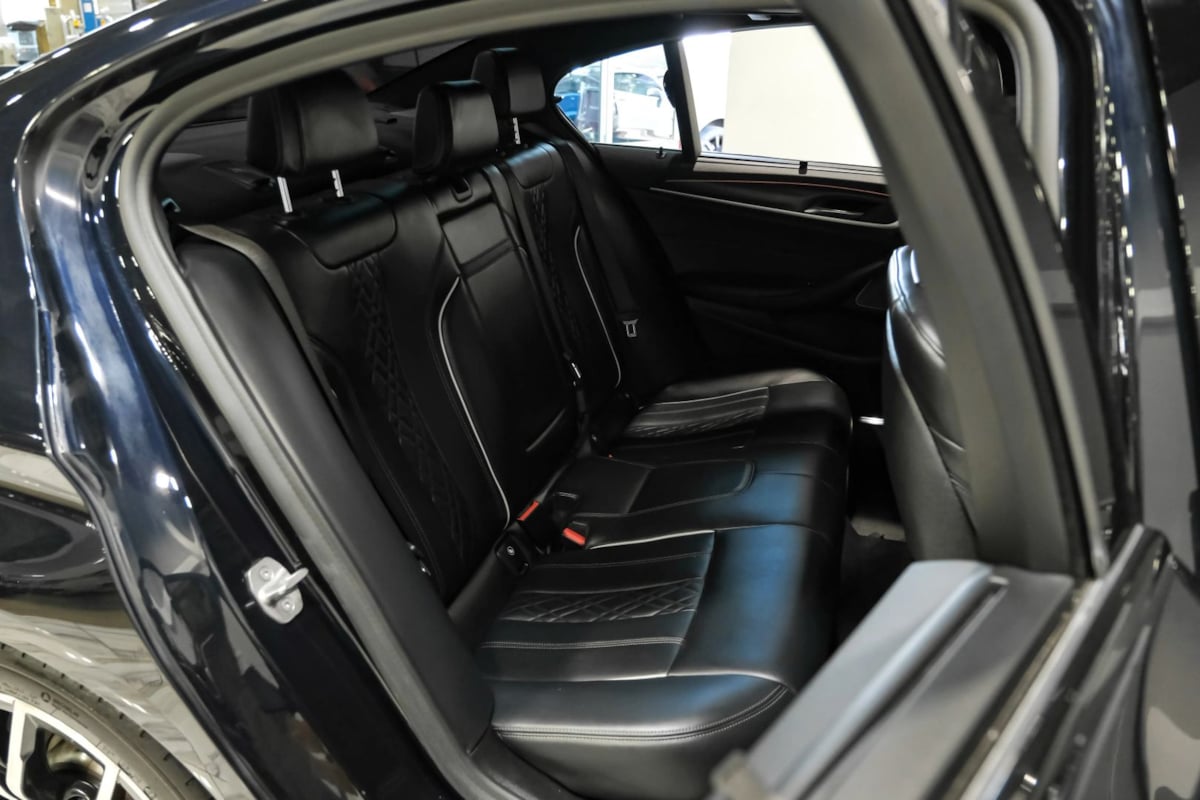 BMW 5 Series photo 33